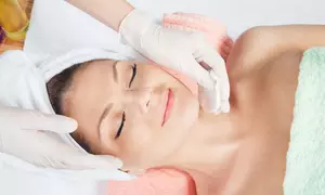 Finde deine Behandlung: Klassik, Microdermabrasion, Microneedling & Aqua-Facial (bis zu 50% sparen)