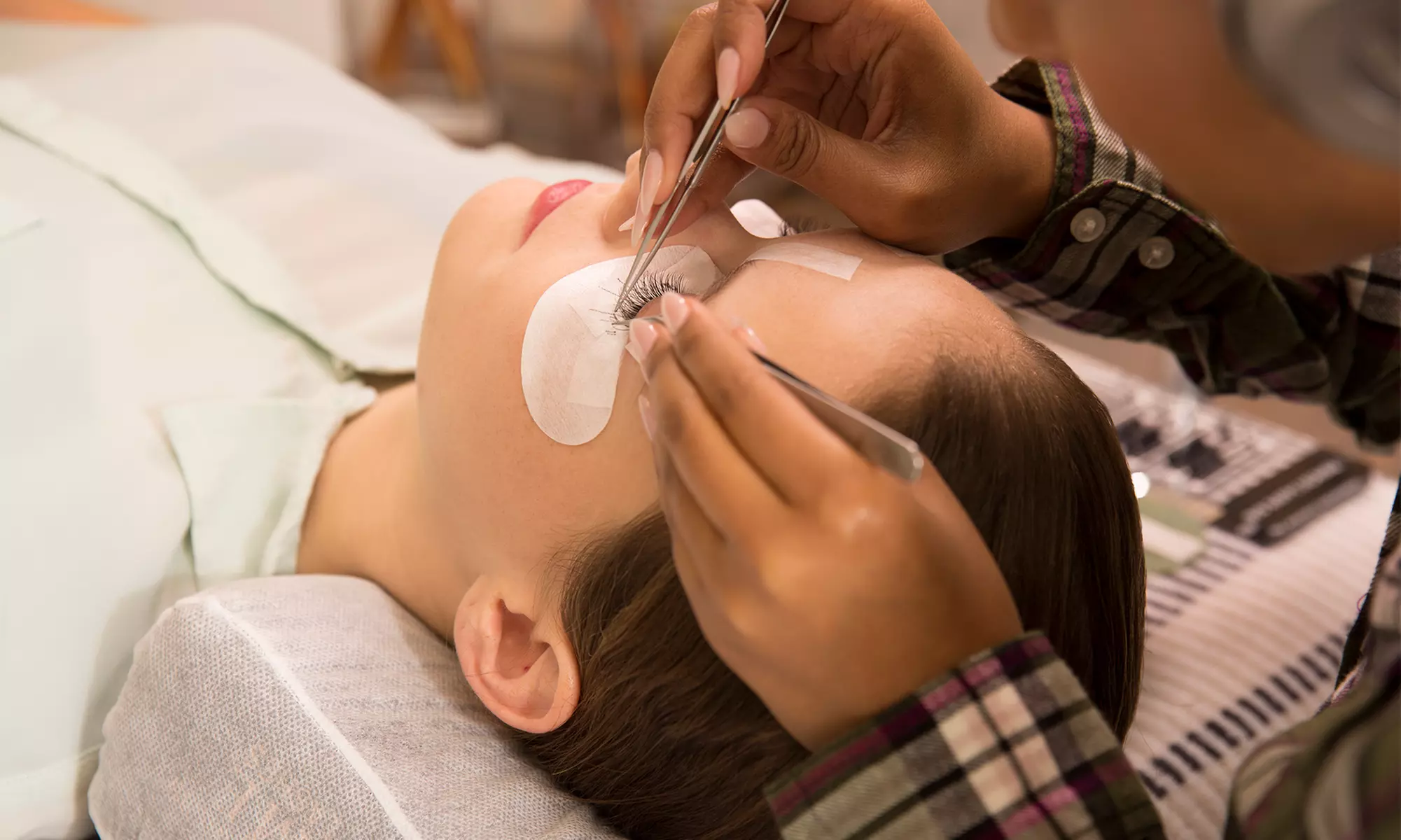 $30 for One Set of Eyelash Extension Clusters at Glamour Threading Waxing, and Nails Center ($35 Value) - Primary Image