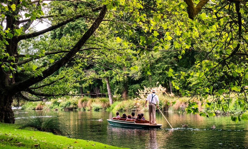 Image 1: Kahnfahrt durch den Spreewald