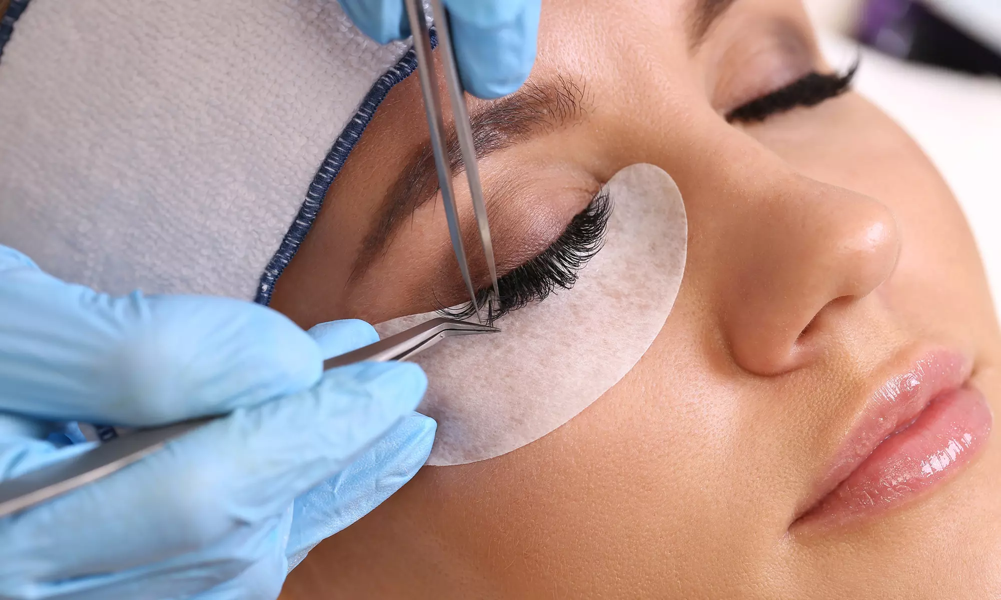 1:1- oder 3D-Wimpernverlängerung mit Seiden-Lashes (bis zu 45% sparen) - Primary Image