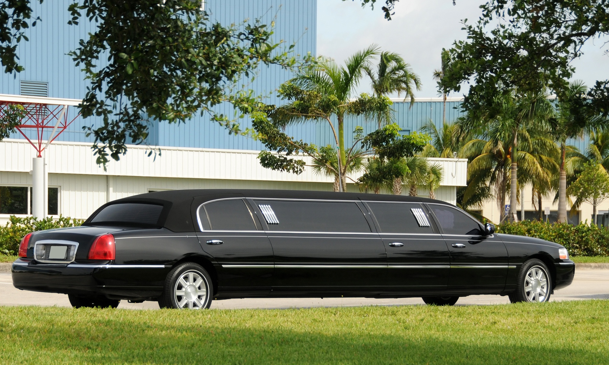 Luxury Limo Service with Professional Chauffeurs
