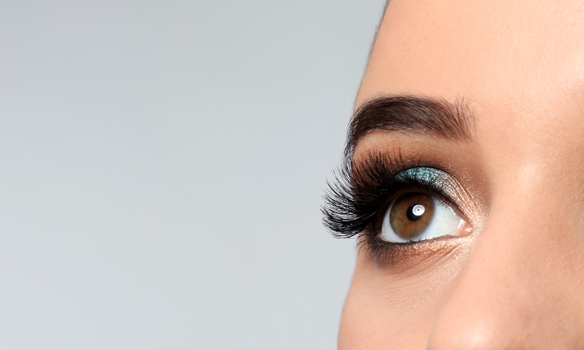 Enhance Your Look with Eyelash Lift & Tint for Dramatic Eyes