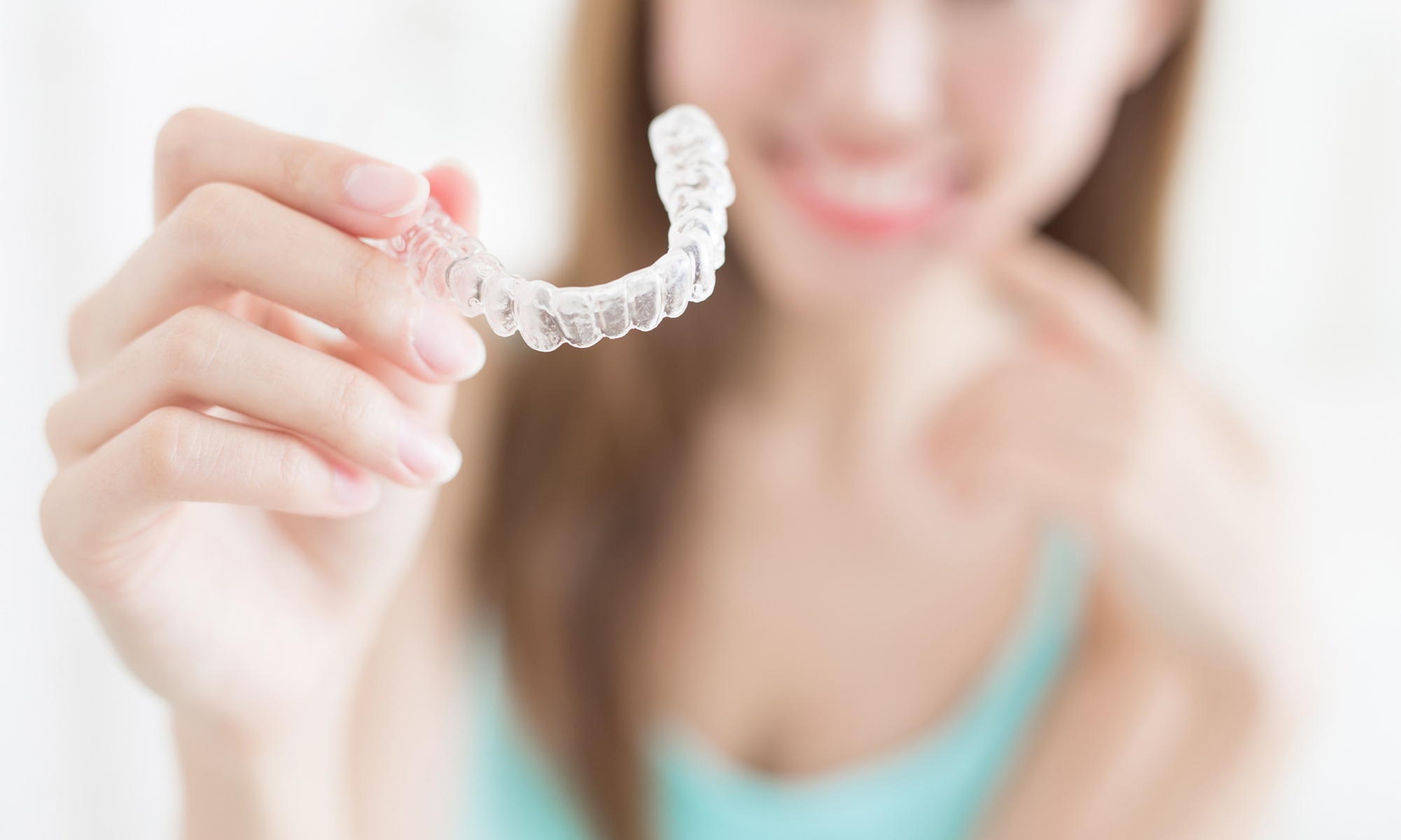 1 o 2 retenedores de ortodoncia transparente con limpieza bucal