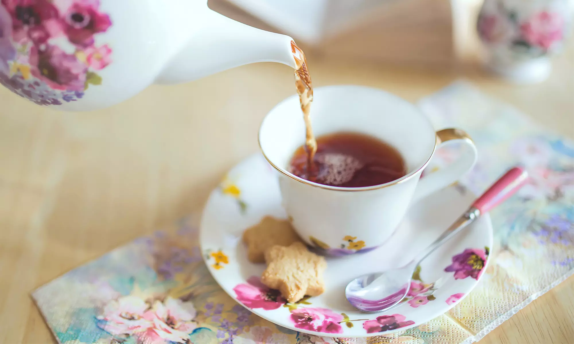 15 Tea Samples, Online Tea Party for 5 or 10, or One-Year Club Membership from BrewTEAful Gifts (Up to 50% Off) - Primary Image