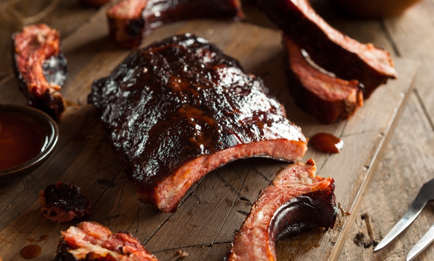 Image 1: Hausgemachte Spareribs im Menü im 50s Diners Restaurant