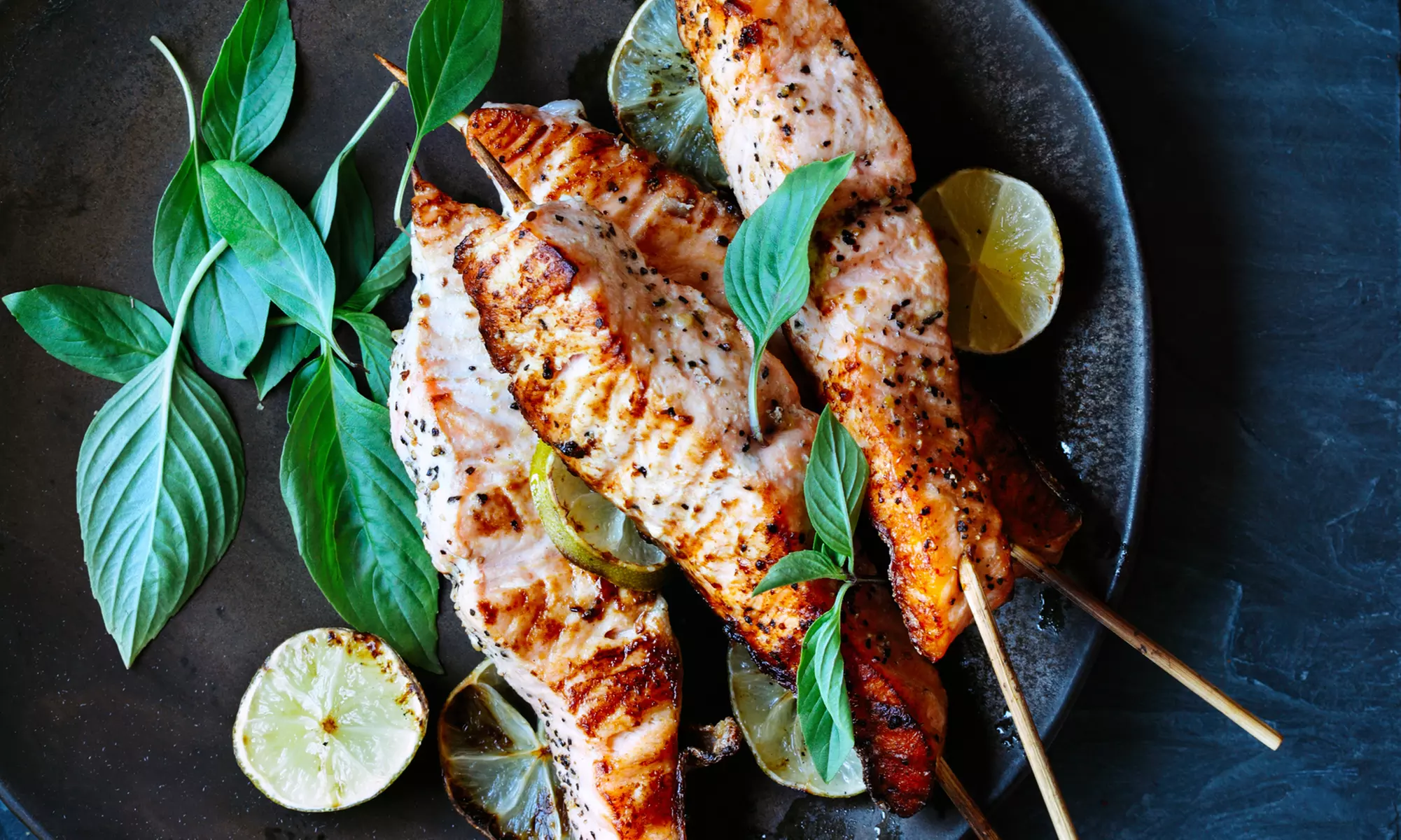 Savor Thai Flavours: Indulge in a Starter, Main, and Ale/Wine Combo