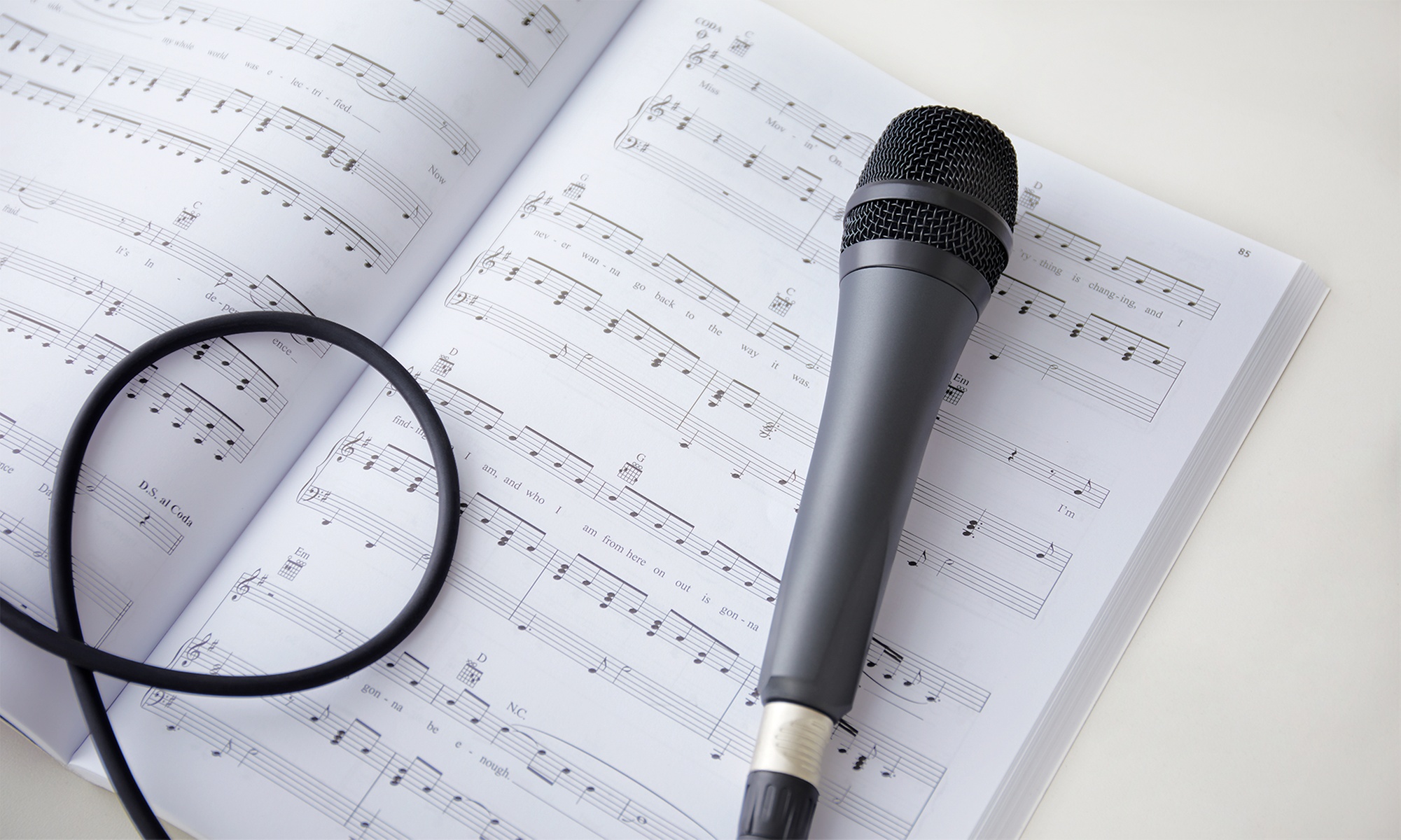 Beginner Group Singing Class for Kids with Enthusiasm