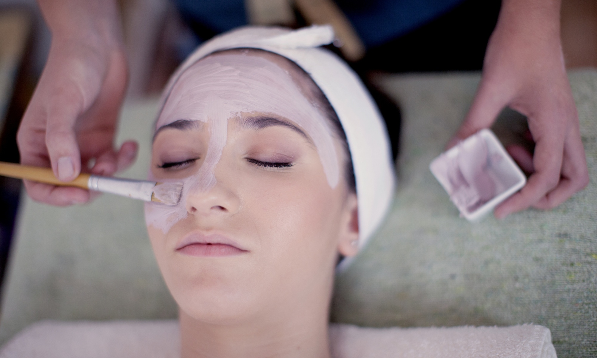 Get Glowing with a Hydrating Facial Black Friday Offer