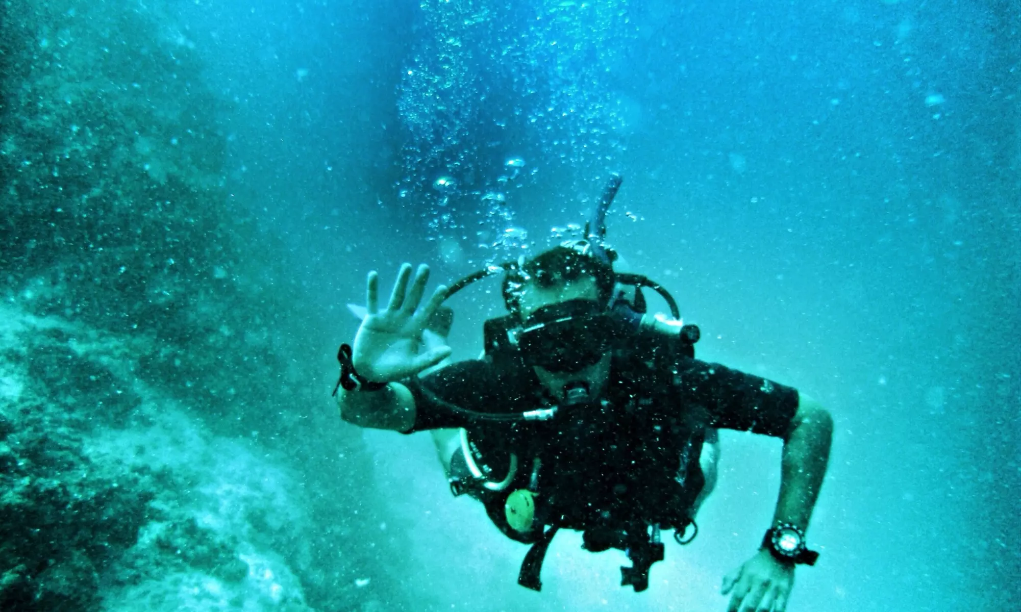 Up to 20% Off on SCUBA Certification at R & R Marine - Primary Image