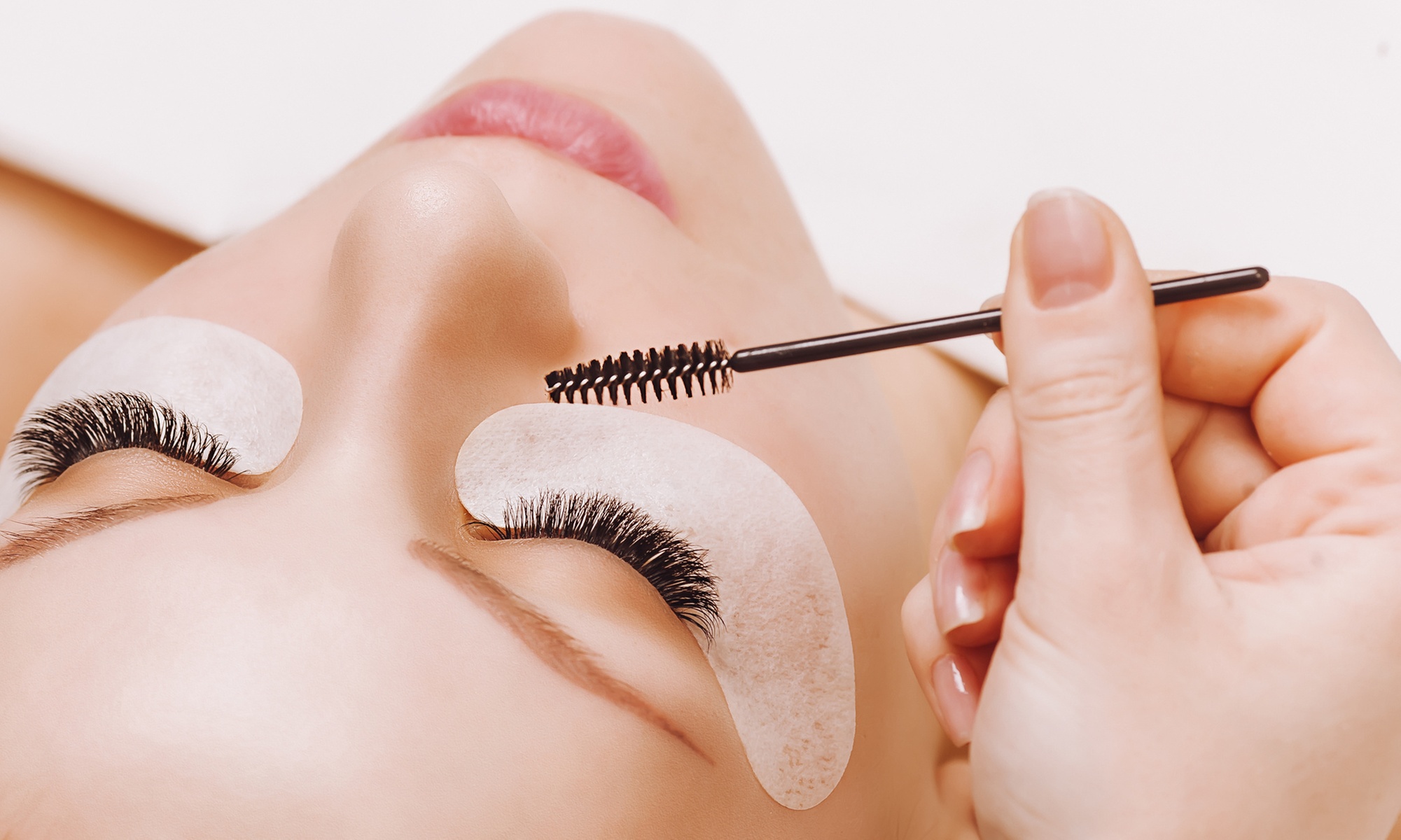 Get Stunning Lashes with Classic, Hybrid or Volume Extensions