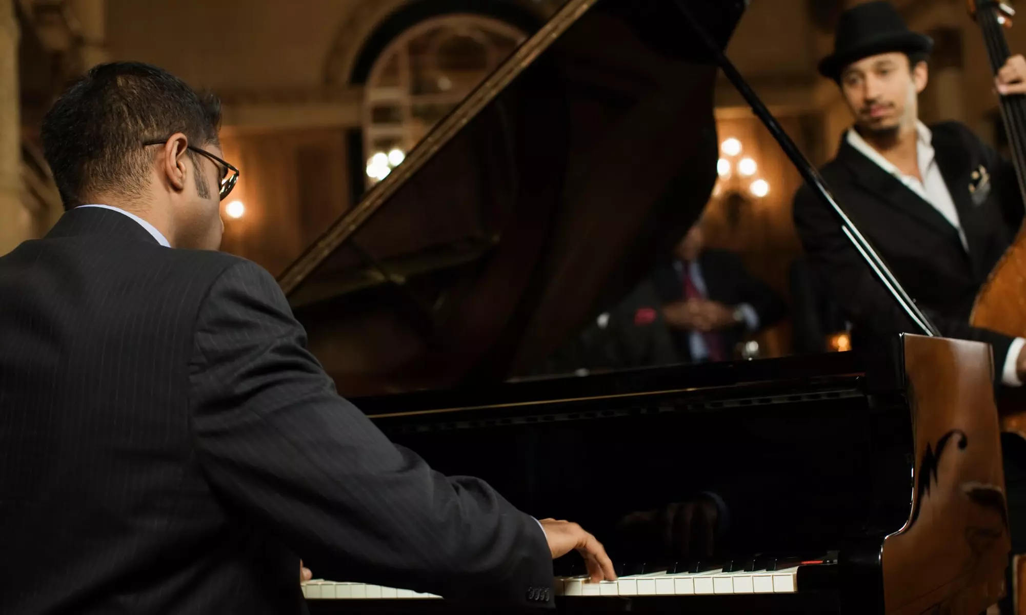 Friday Live Jazz Night With Gourmet Main Course & Wine For Up to 4