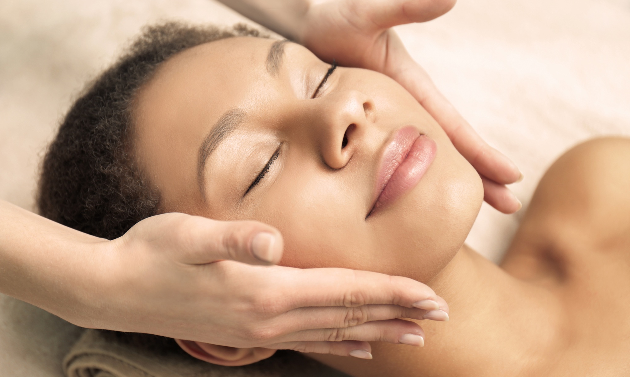 Experience NY Glam Spa's Laser Genesis sessions with options for 1, 2, or 3 treatments and enjoy up to 52% off - Primary Image