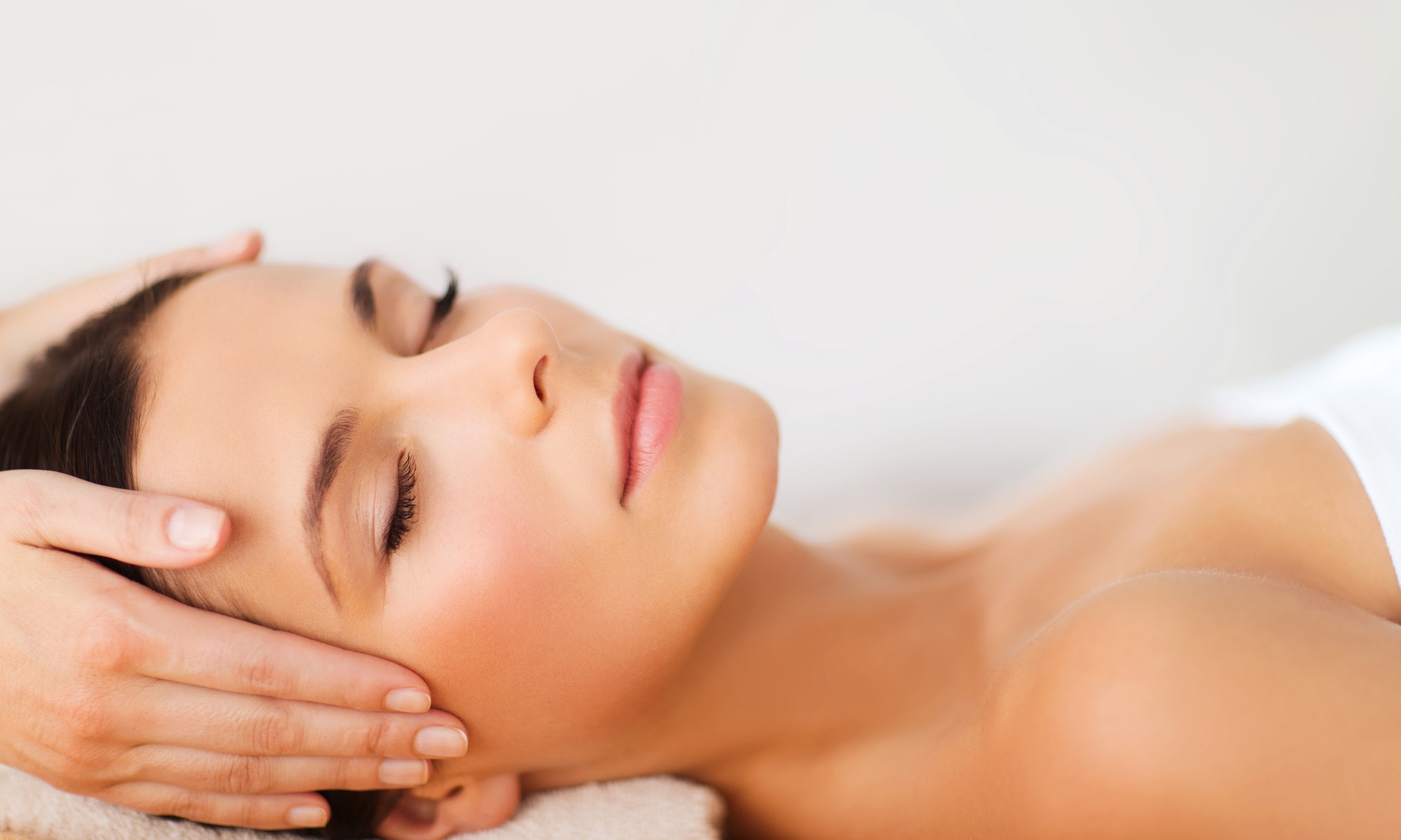 Masaż Kobido z opcjonalnym tapingiem