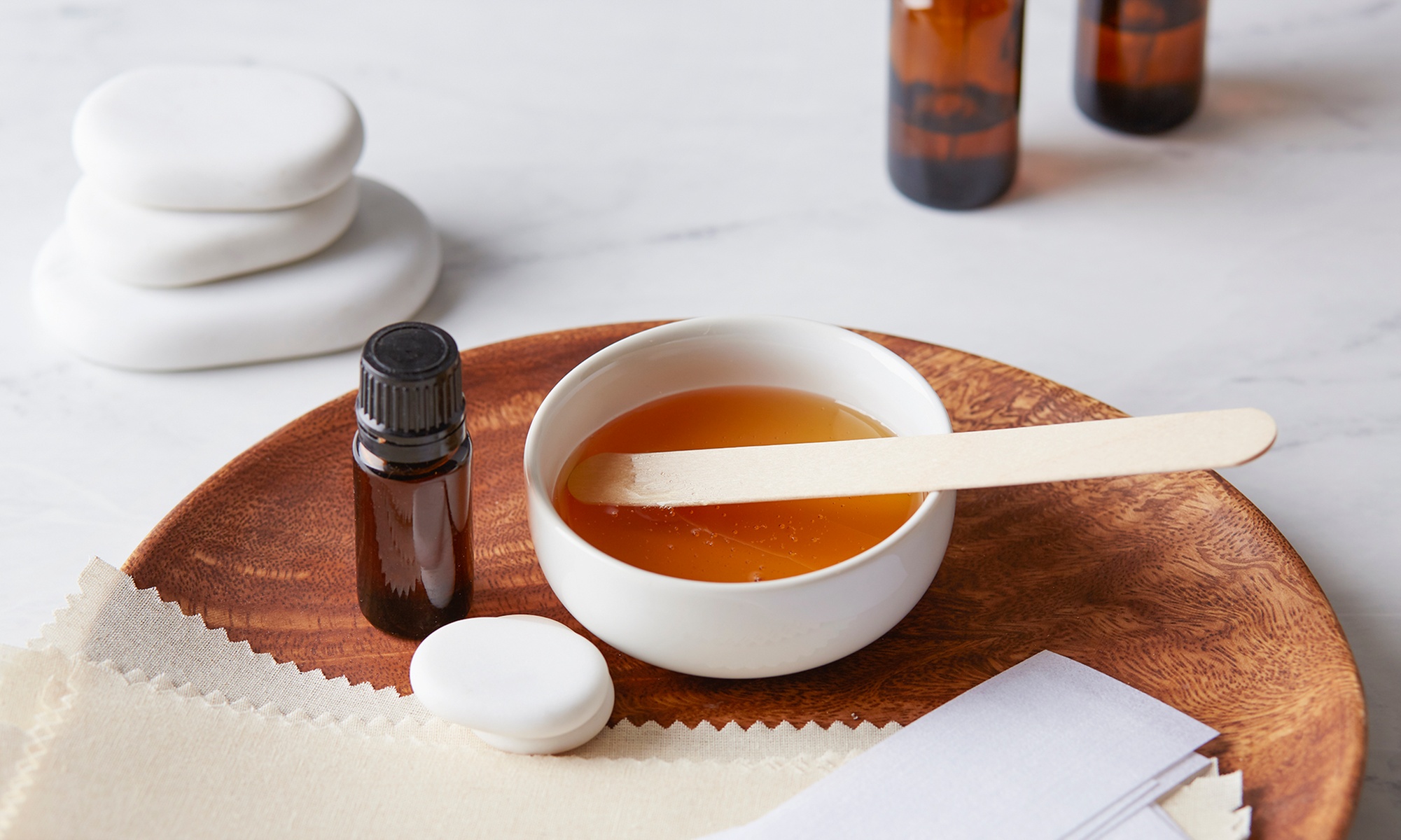 Épilation à la cire pour une peau douce et soignée