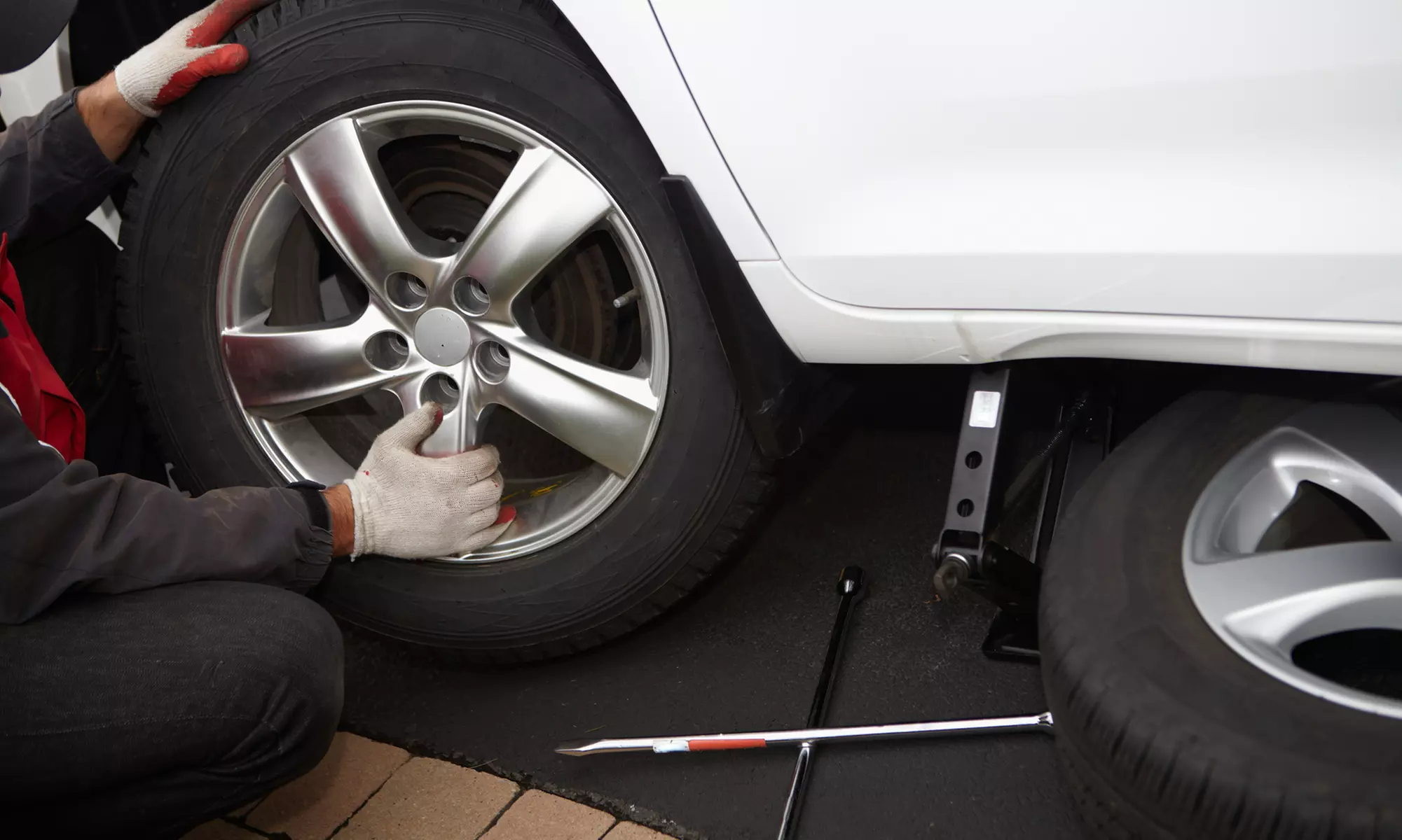 Front or/and Rear Brake Pad Replacement at Cantu's Mobile Mechanic Services - Primary Image