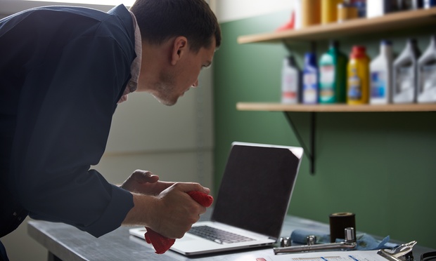 Ezo's Auto Tech Oil Change Service