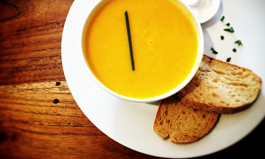 Image 1: Smakelijk 4 gangen keuzemenu met verse gerechten en warme sfeer