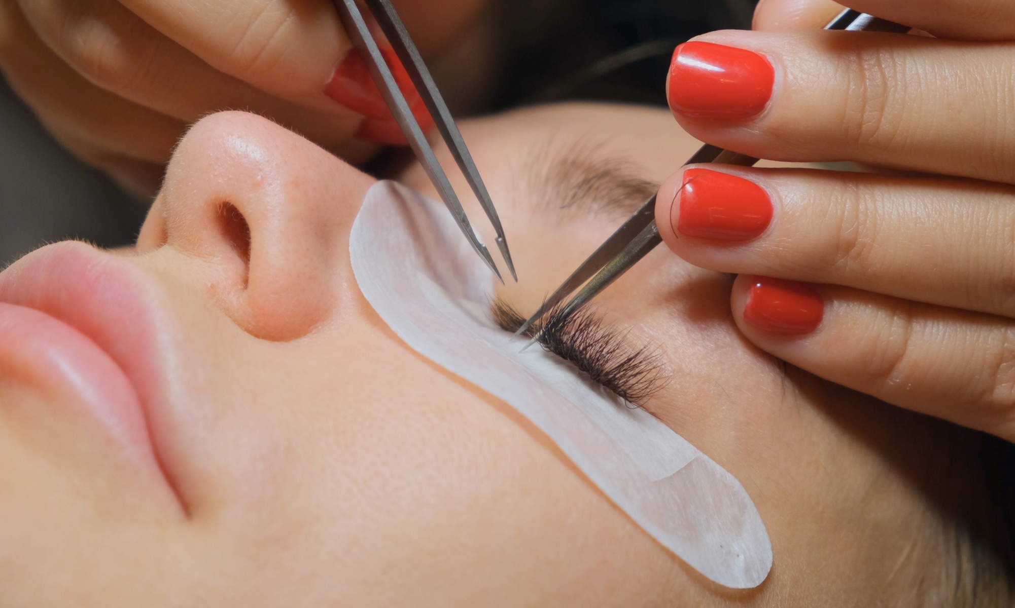Full Set of Classic Eyelash Extensions with Optional 3D or 6D Volumes