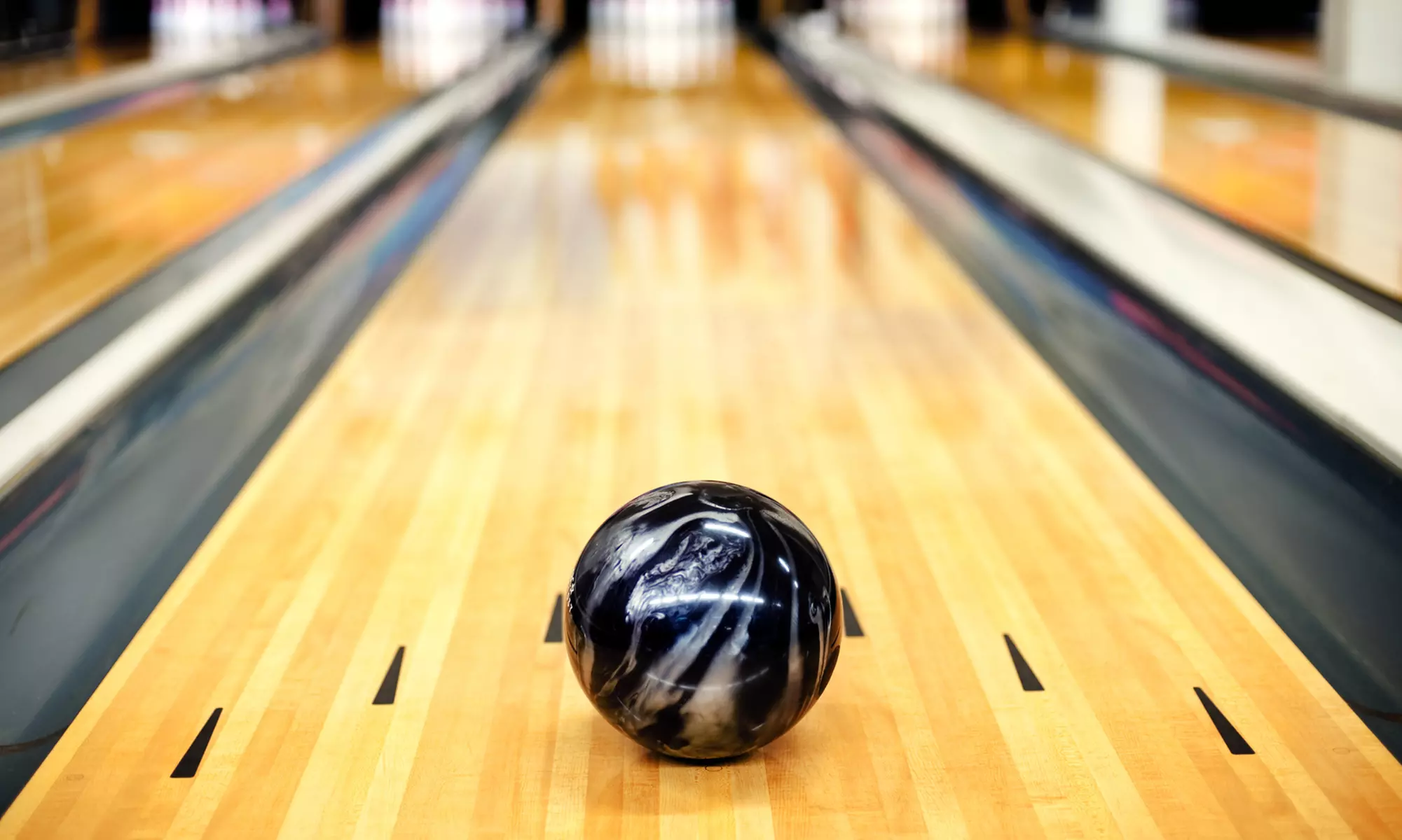 2 Stunden Bowling für bis zu 12 Personen im Bowltreff Münster (bis zu 57% sparen*) - Primary Image