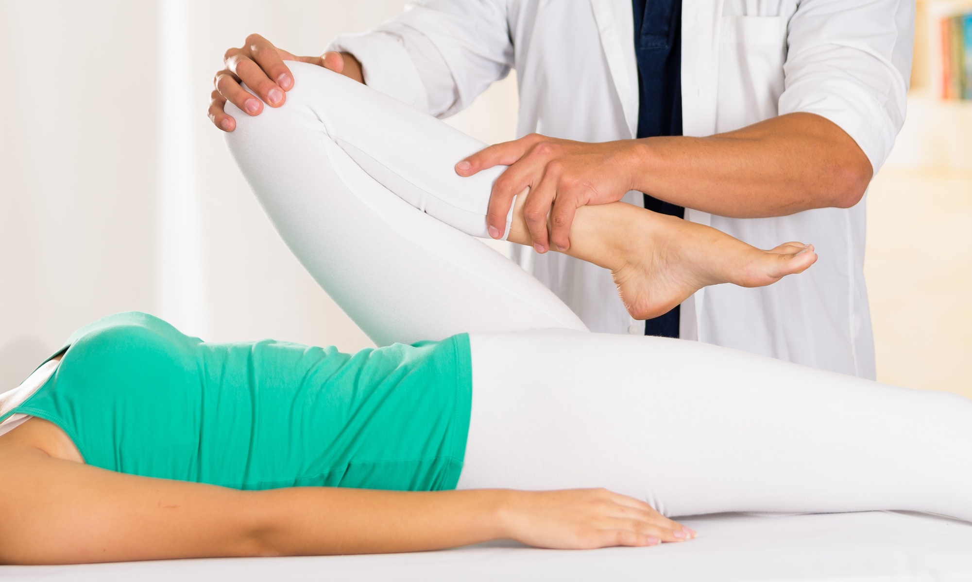 4 or 8 Assisted Stretching Sessions for 25 or 50-Minute w/Consultation