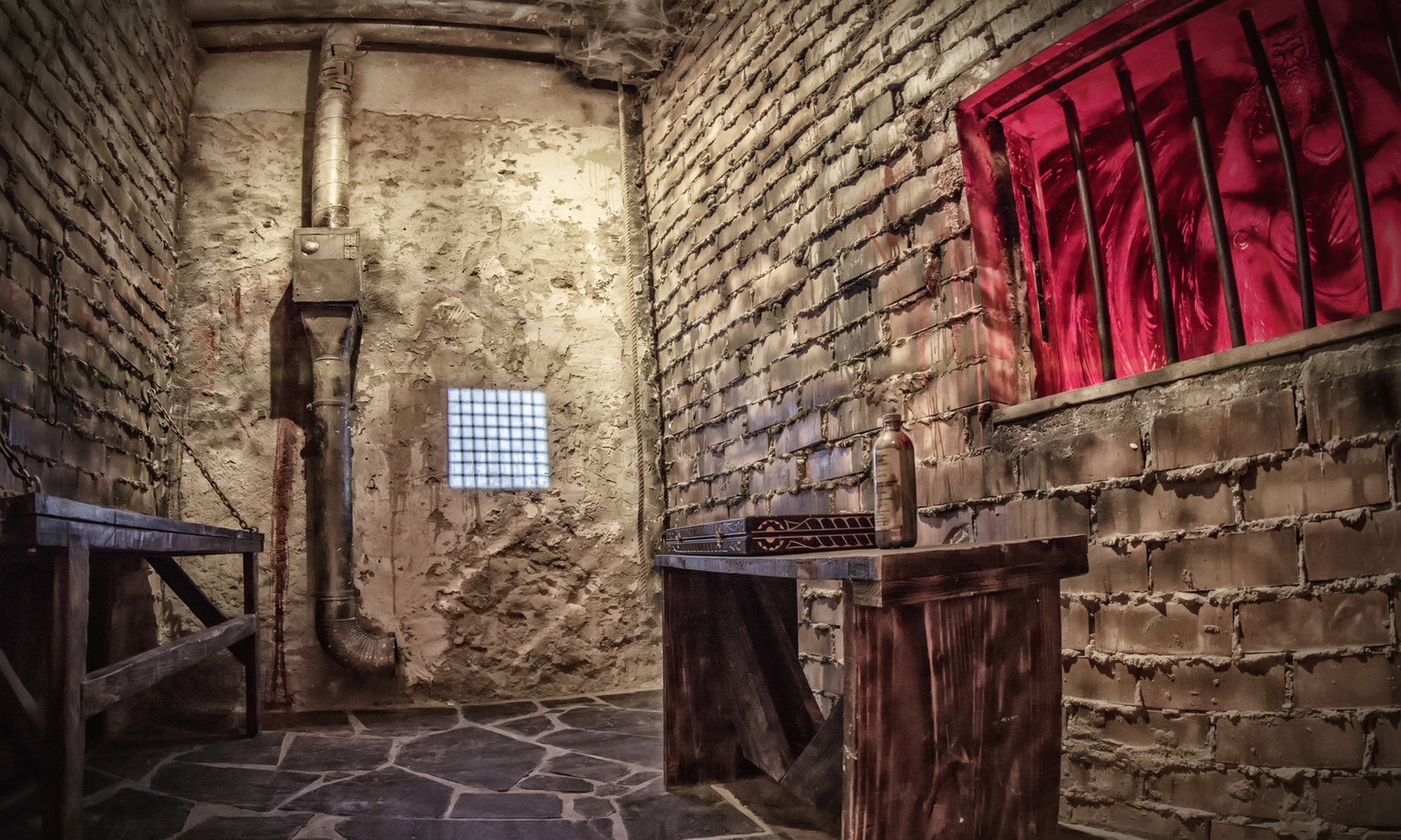 Unleash Teamwork Skills in Exclusive Room Escape Challenges
