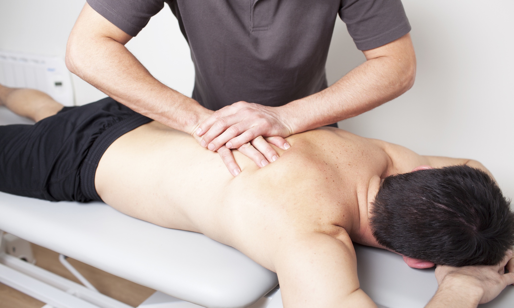 Experience 20-min Massage/ Pressotherapy or Acupuncture Sessions