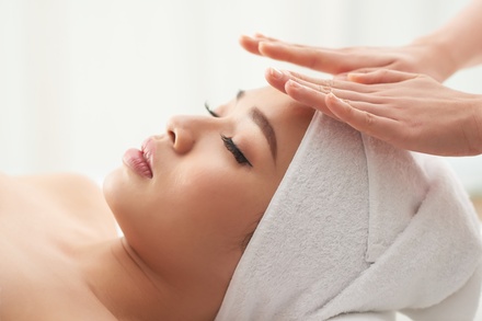One Session: 30 Min Indian Head Massage or 30 min Back Massage - Age Reversal Clinic