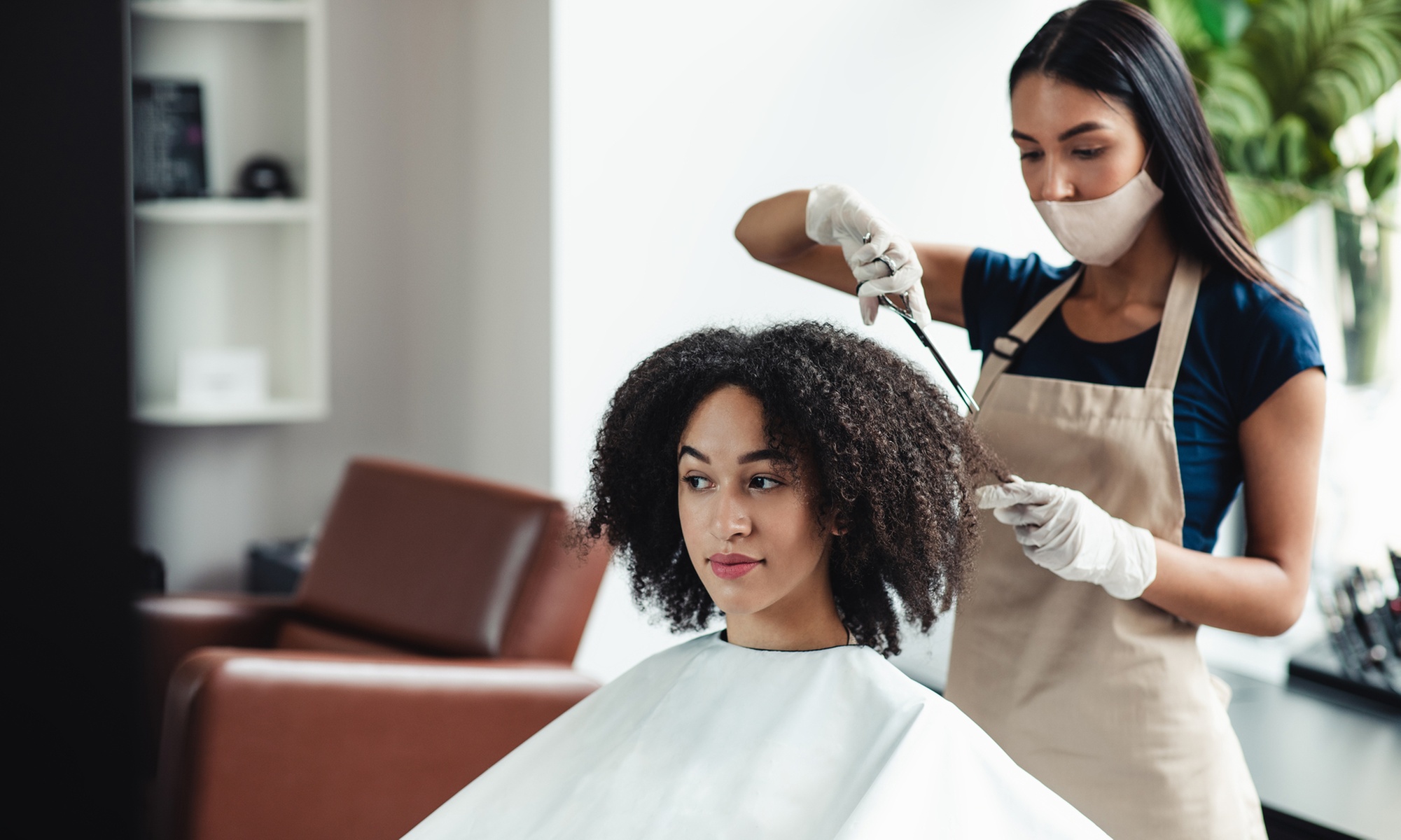 Enhance Yourself with Hair Color and Deep Conditioning Treatments