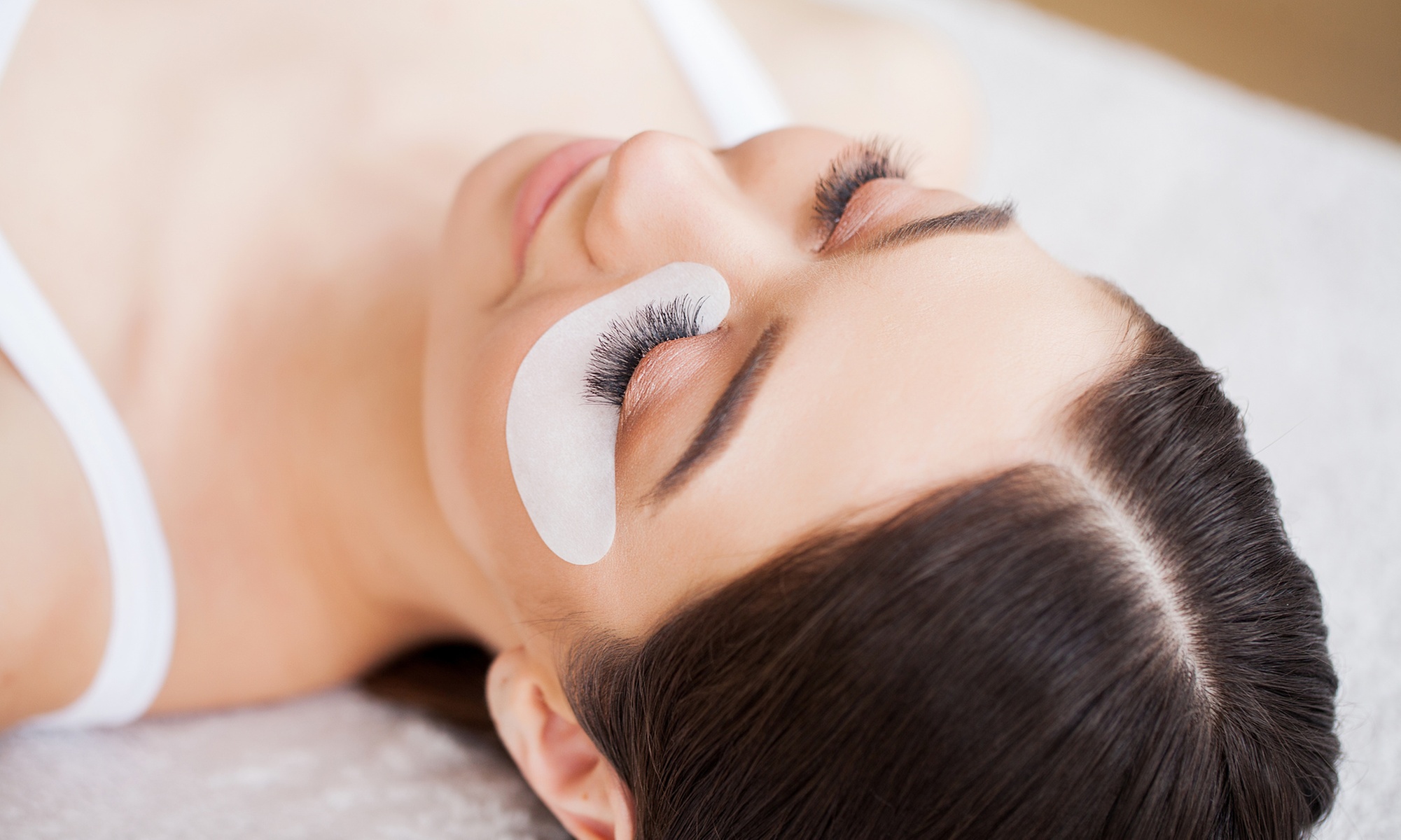Unleash Your Inner Diva: Transform with Stunning Makeup Magic!
