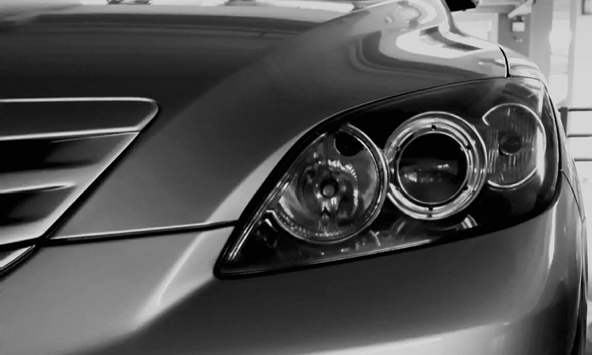 Pulido y lacado de faros con opción a escobillas y limpiaparabrisas en Glasstore - Second Medium