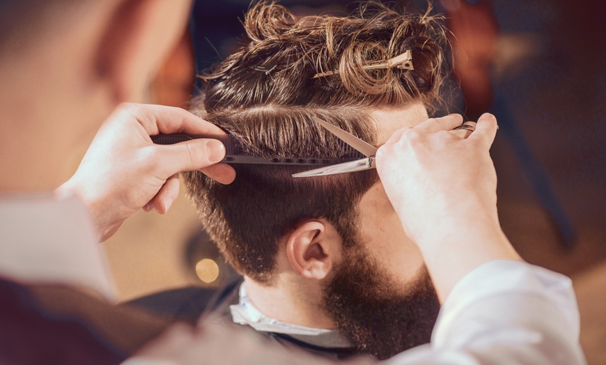 Image 1: Forfait coiffure et barbe pour homme à Kahili