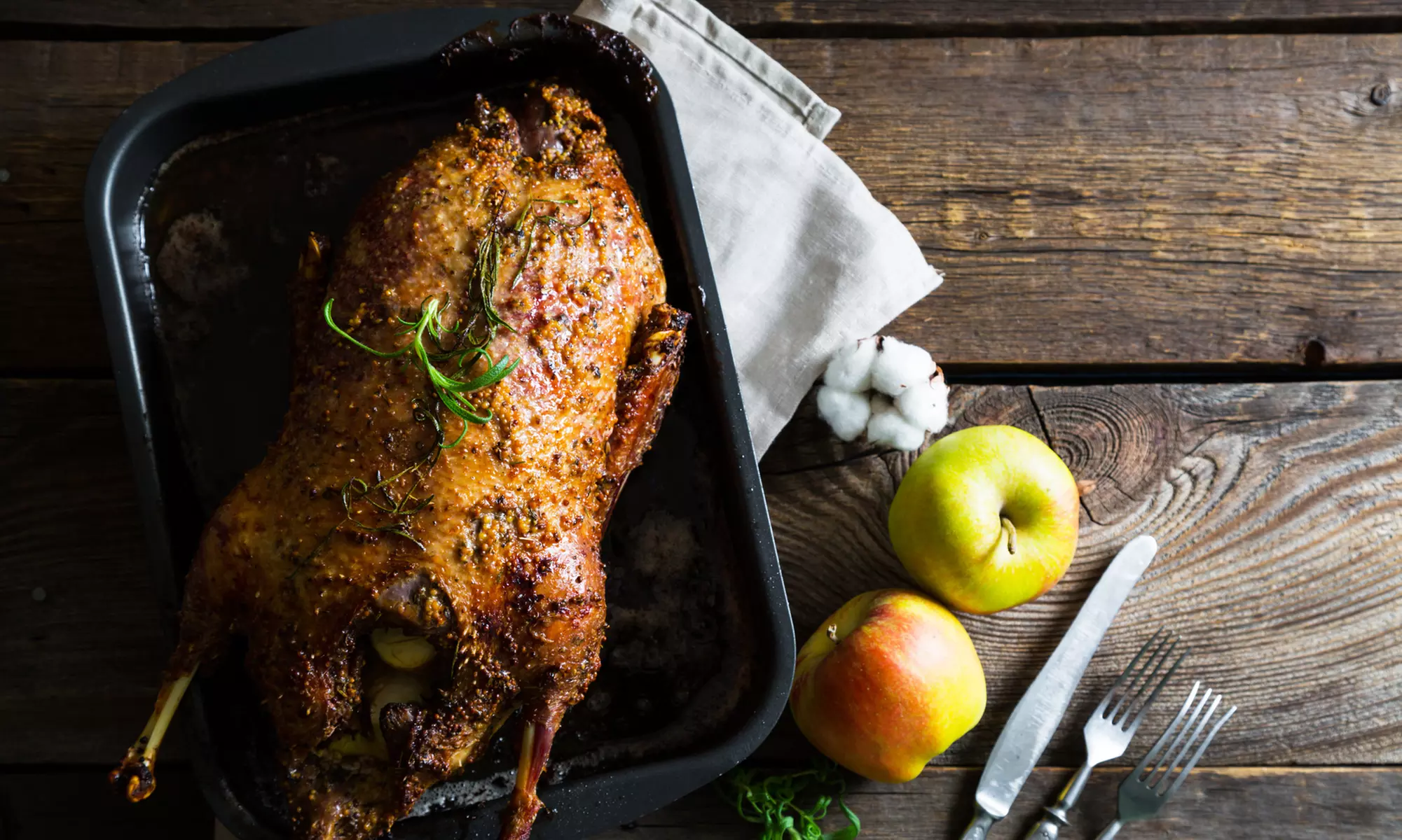 Gans zum Abholen oder Liefern mit Beilagen und Rotwein - WESTERMANN´s