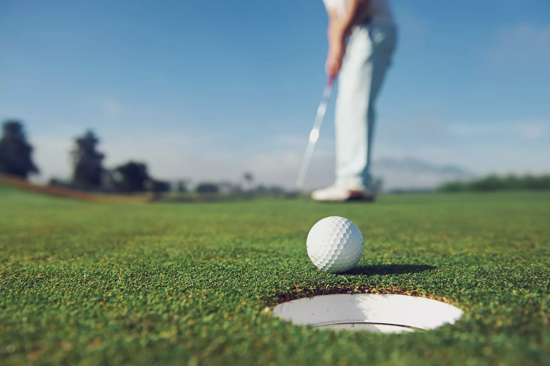 Swing into Action: Tee Off on a Pristine 18-Hole Golf Course!