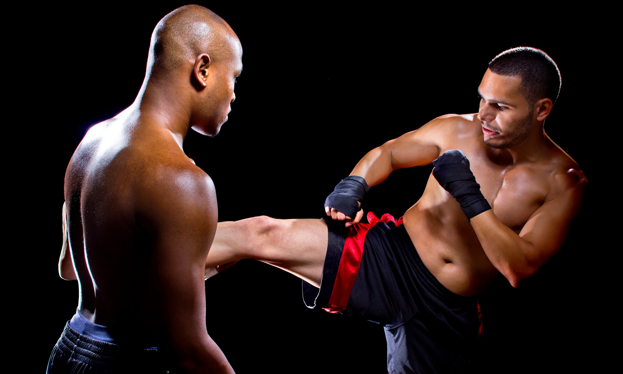 Train with Professional Instructors In Boxing or Kickboxing Sessions