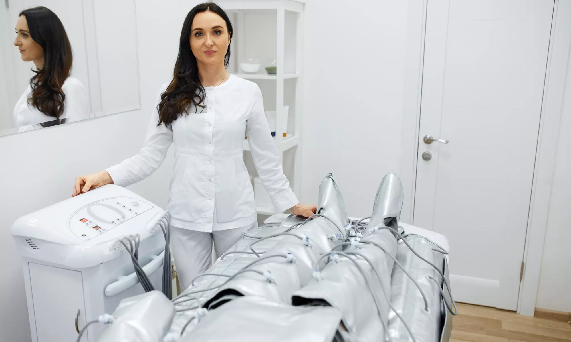 $179 for Two 45-Minute Infrared Sauna Blanket Treatments at IMakeupPlus ($450 Value) - Primary Image