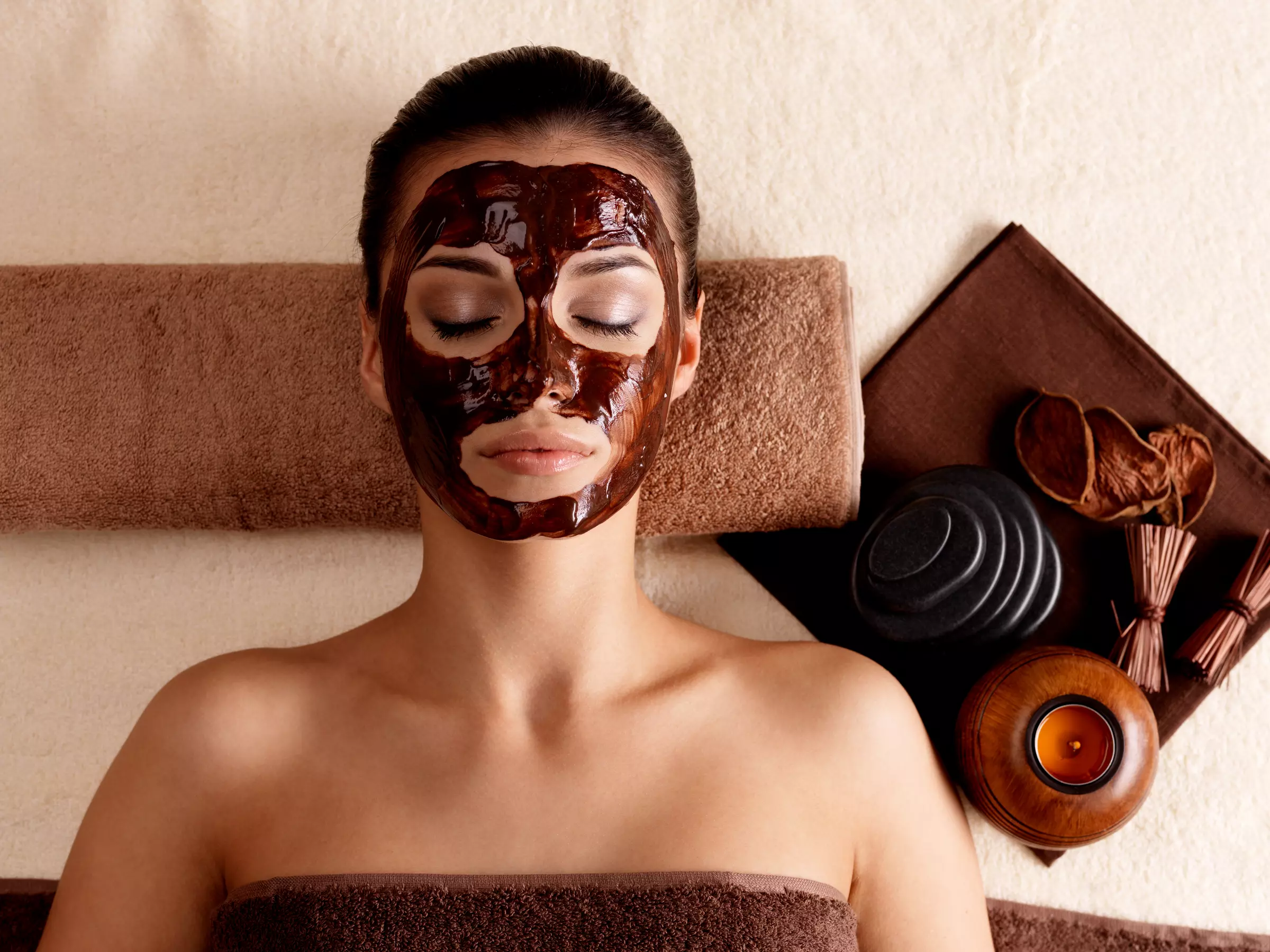 Experience Esthetics J's facial treatments, offering 60 to 75-minute sessions, for up to 34% off - Primary Image