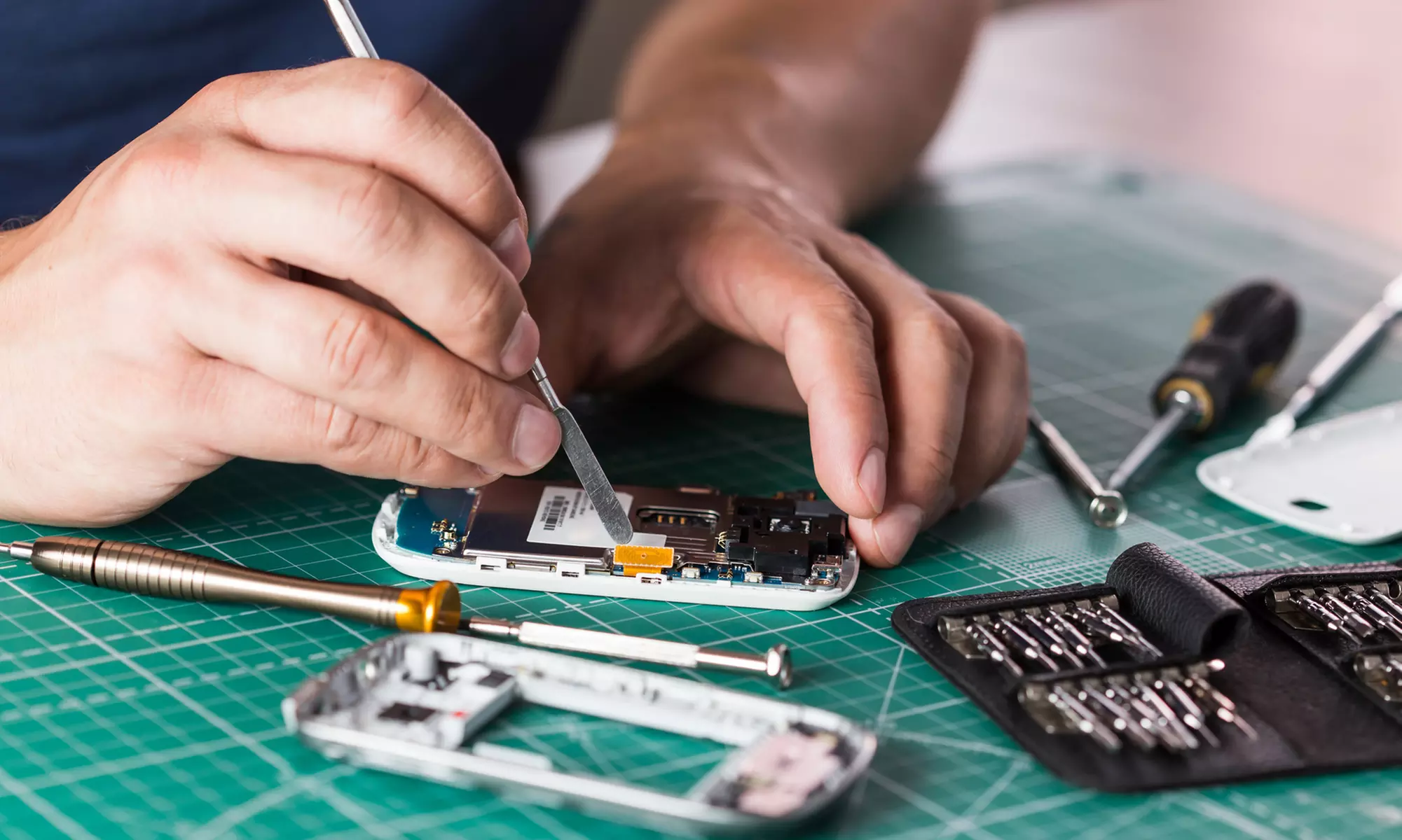 Up to 50% Off on On Location Cell Phone Repair at STL Wireless - Primary Image