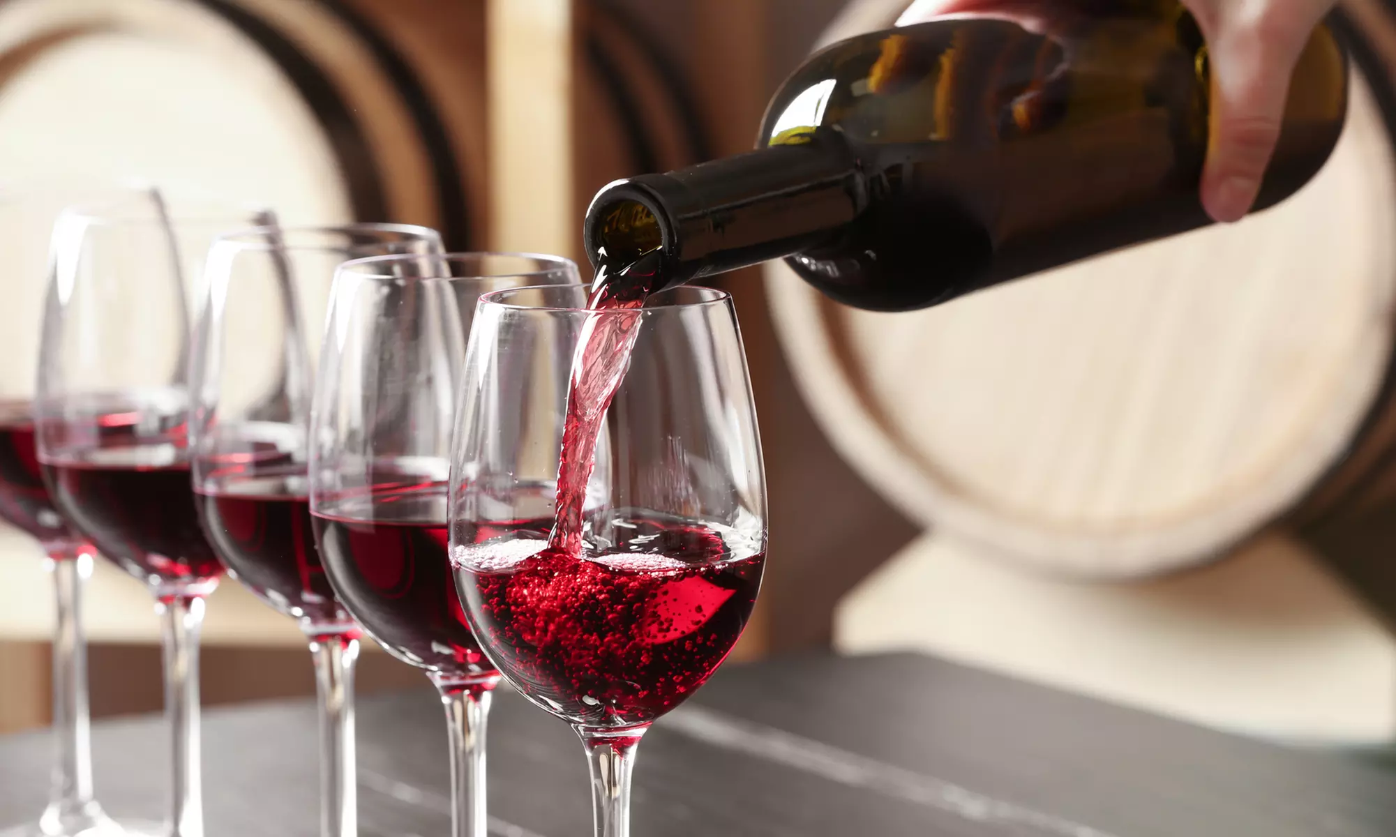 Verkostung von 10 Schaumweinen oder authentischen mediterranen Weinen für bis zu 8 Personen (90% sparen) - Primary Image