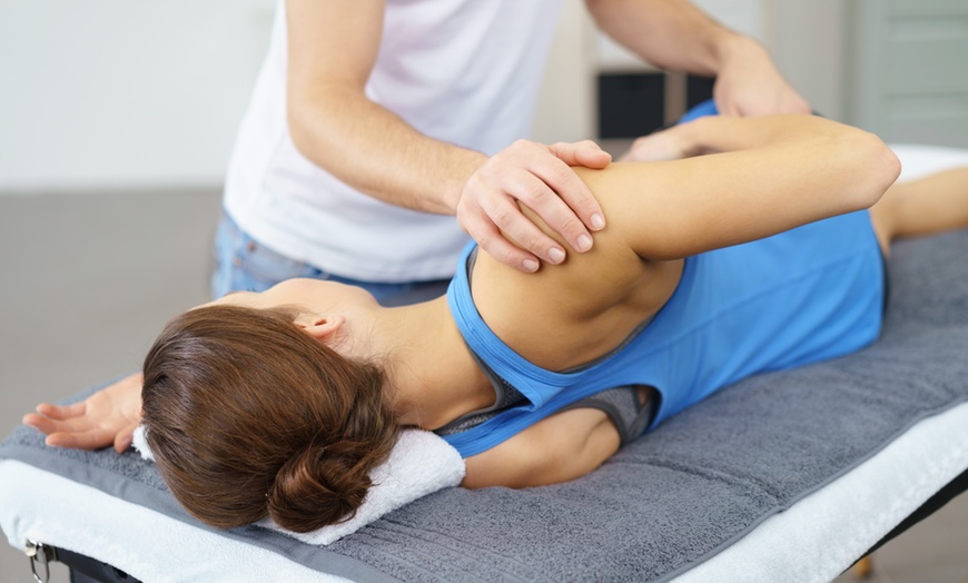 Image 1: Erlebe eine wohltuende osteopathische Massage