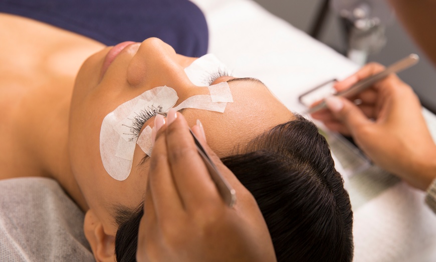 Image 1: Classic Eyelash Extensions