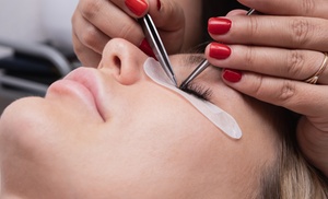 Extensiones de pestañas con opción a retoque en Paulette spa