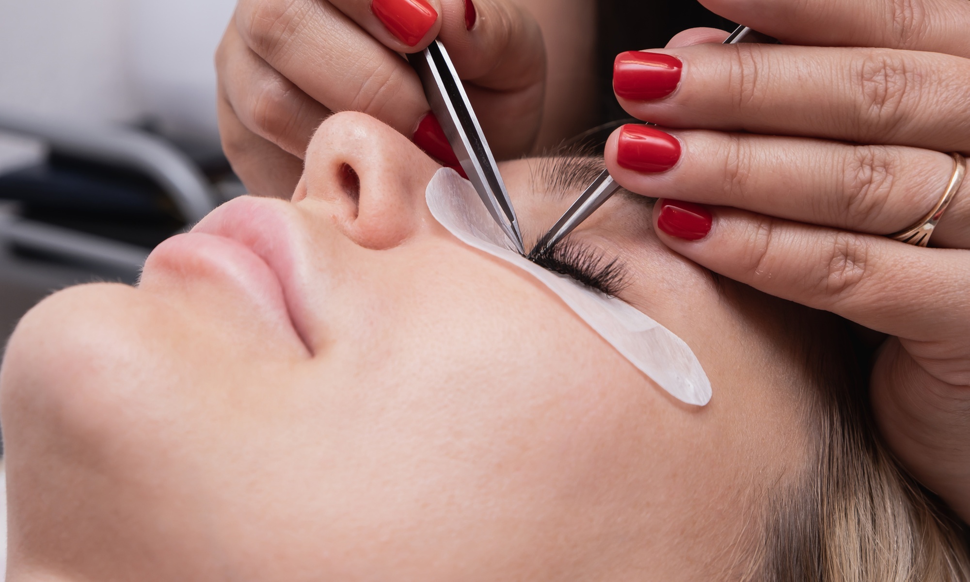 Full Set of Super Soft Mink Eyelash Extensions for a Stunning Look