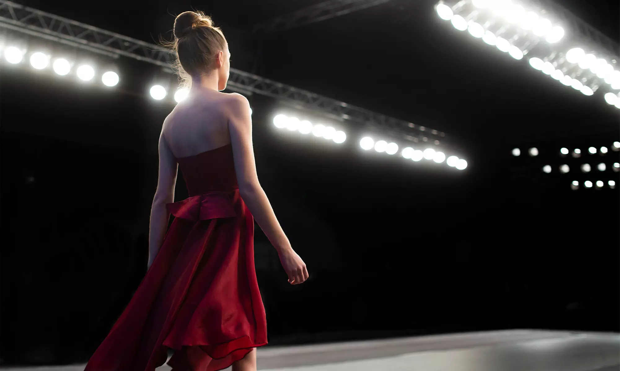 Curso de modelaje de pasarela o fotografía presencial a elegir entre intensivo de 8 horas o anual para 1 persona - Primary Image