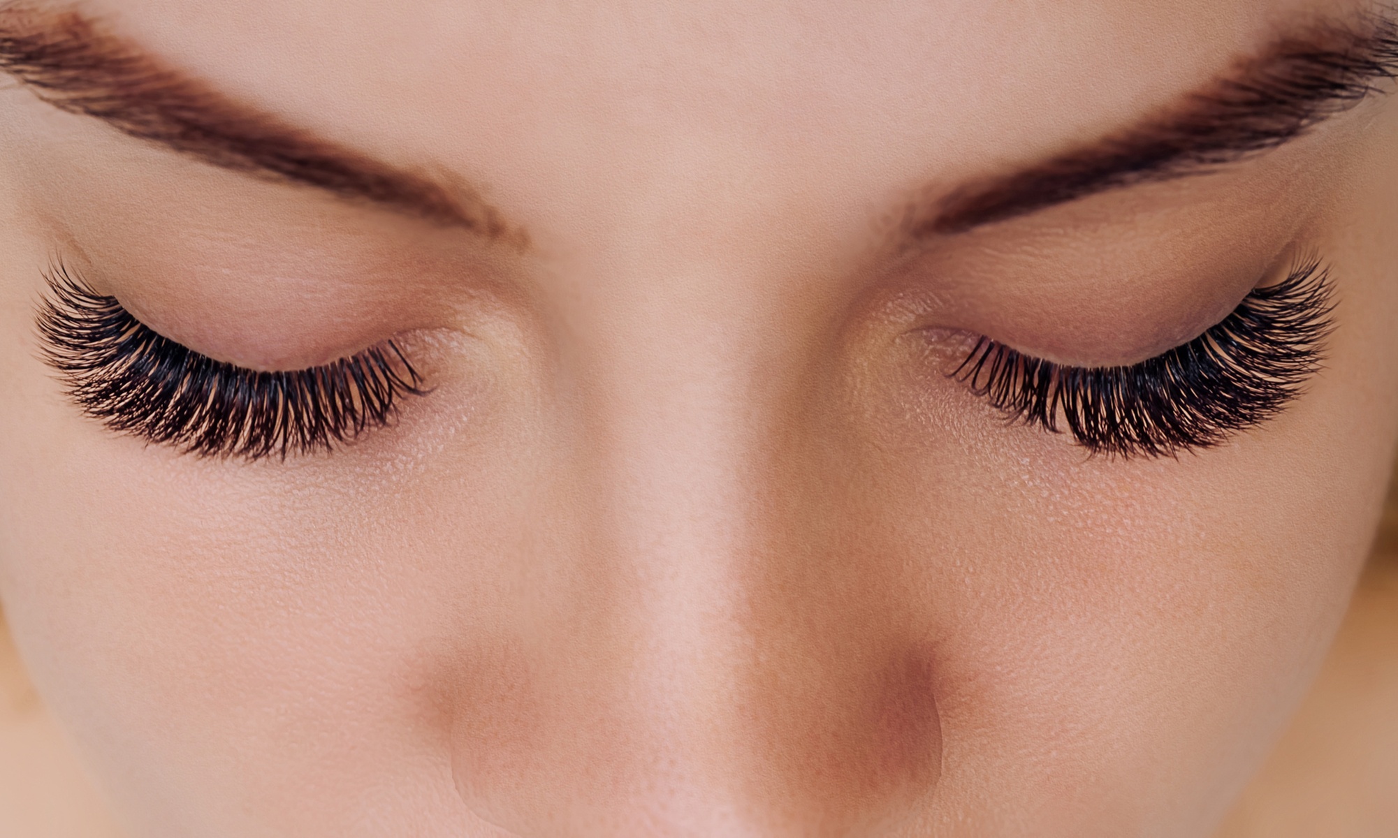 Classic or Hybrid Eyelash Extensions for Stunning Lashes
