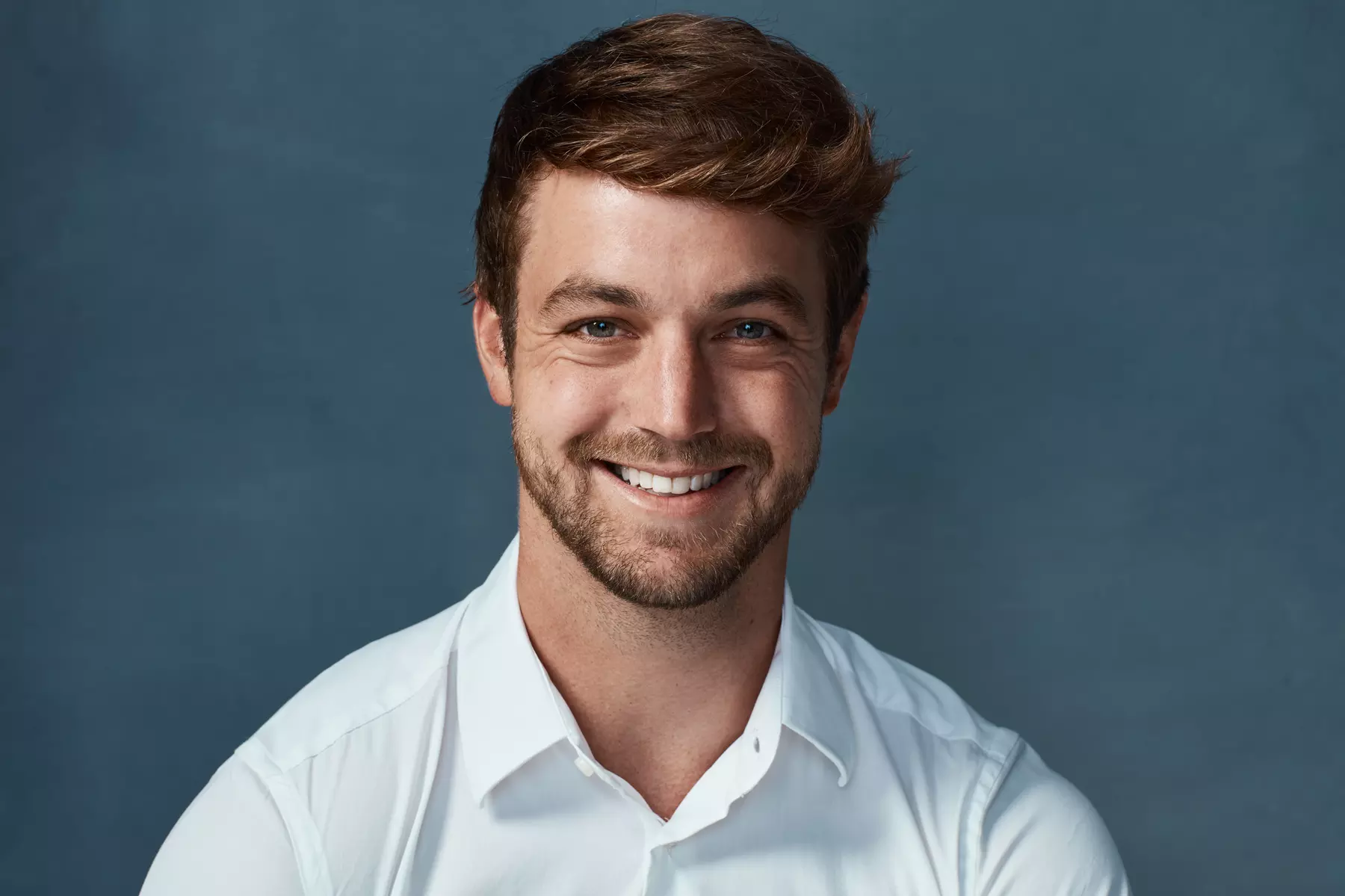 Men's haircut and color for a fresh new style