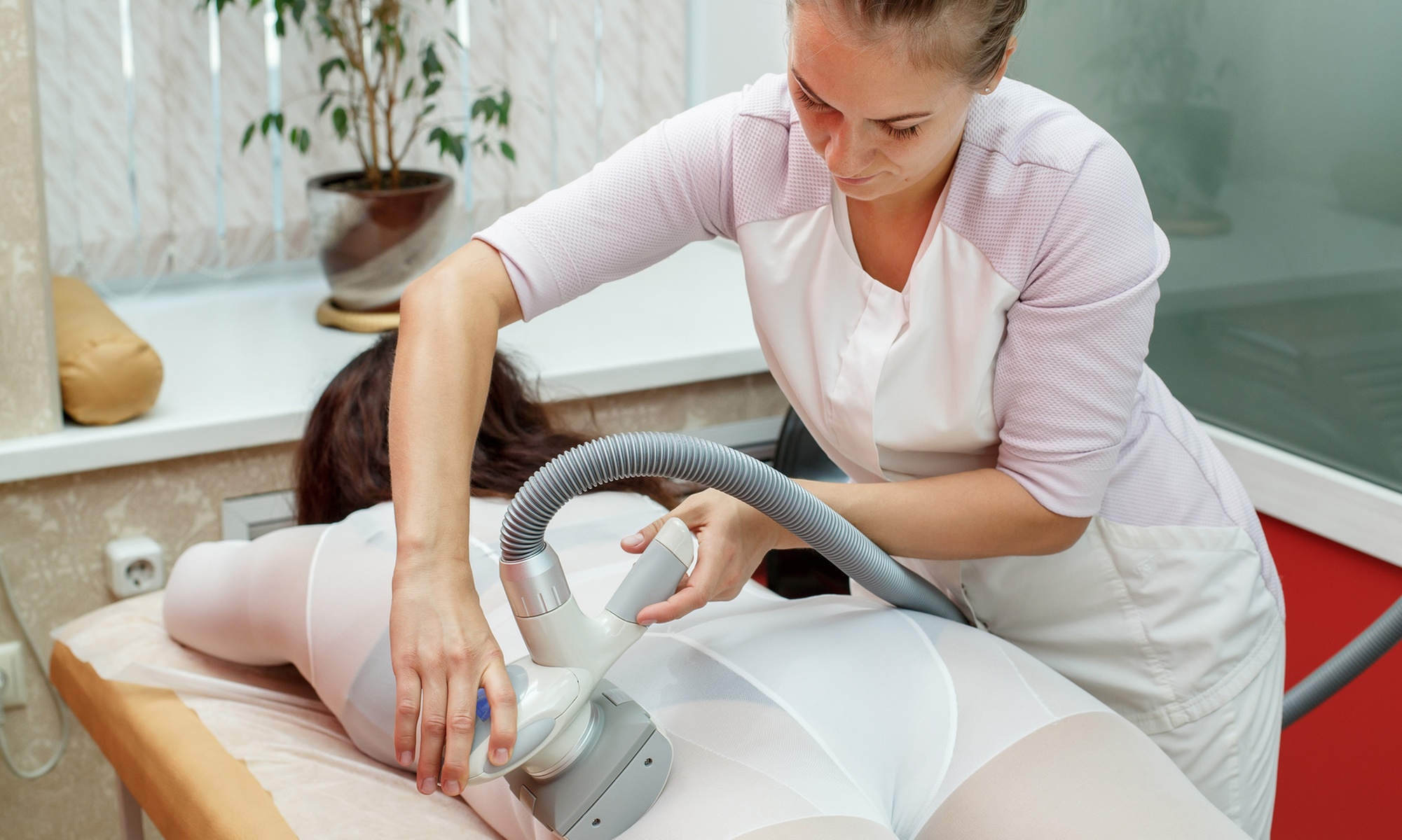 Fat Reduction with Laser Lipo & Cryo Body Therapy
