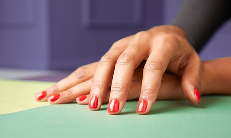 2 sesiones de manicura o pedicura con opción a 2 sesiones de manicura más pedicura (hasta 56% de descuento)