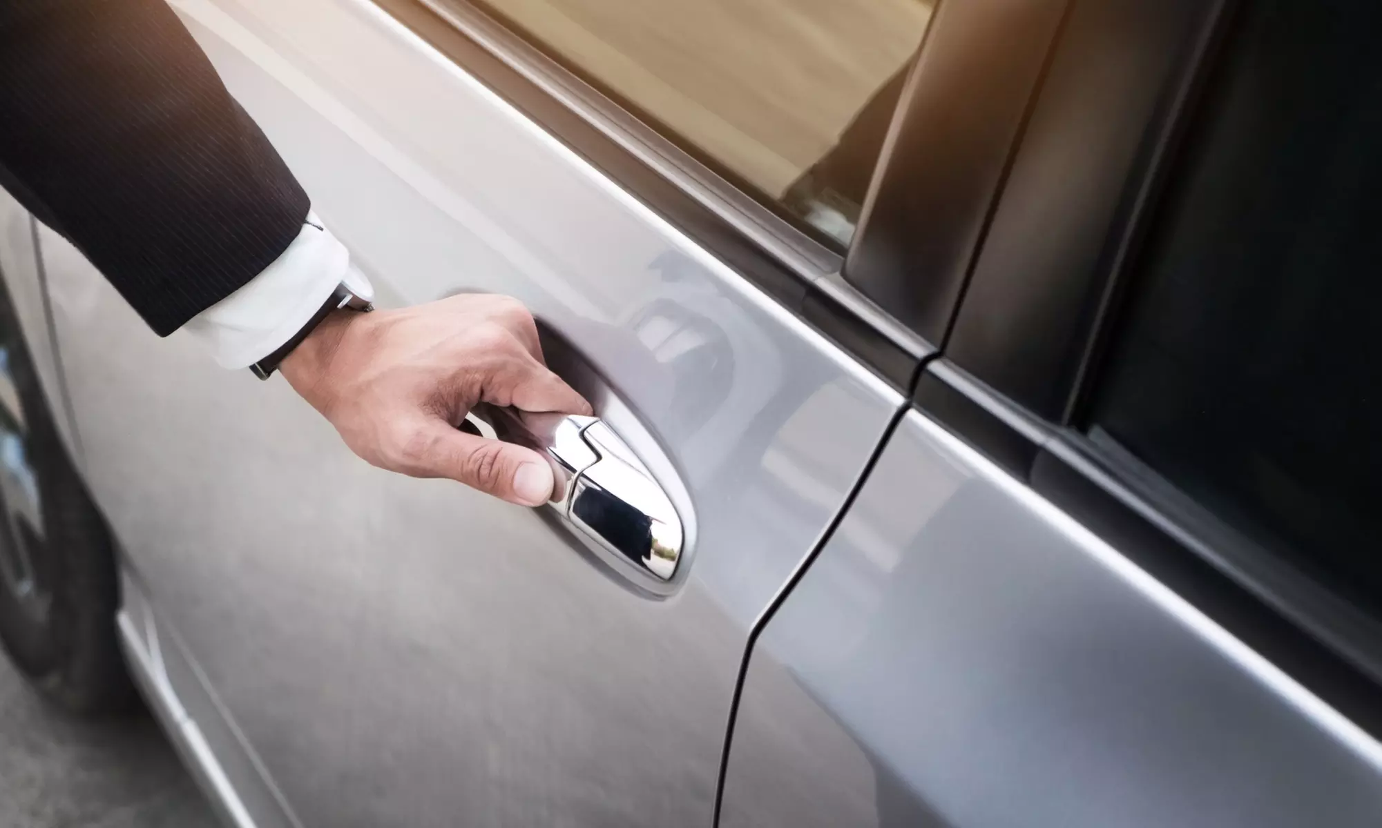 Transporter Transportation offers a 3 or 4 hour chartered limousine ride with up to 38% off for an unforgettable experience. - Primary Image