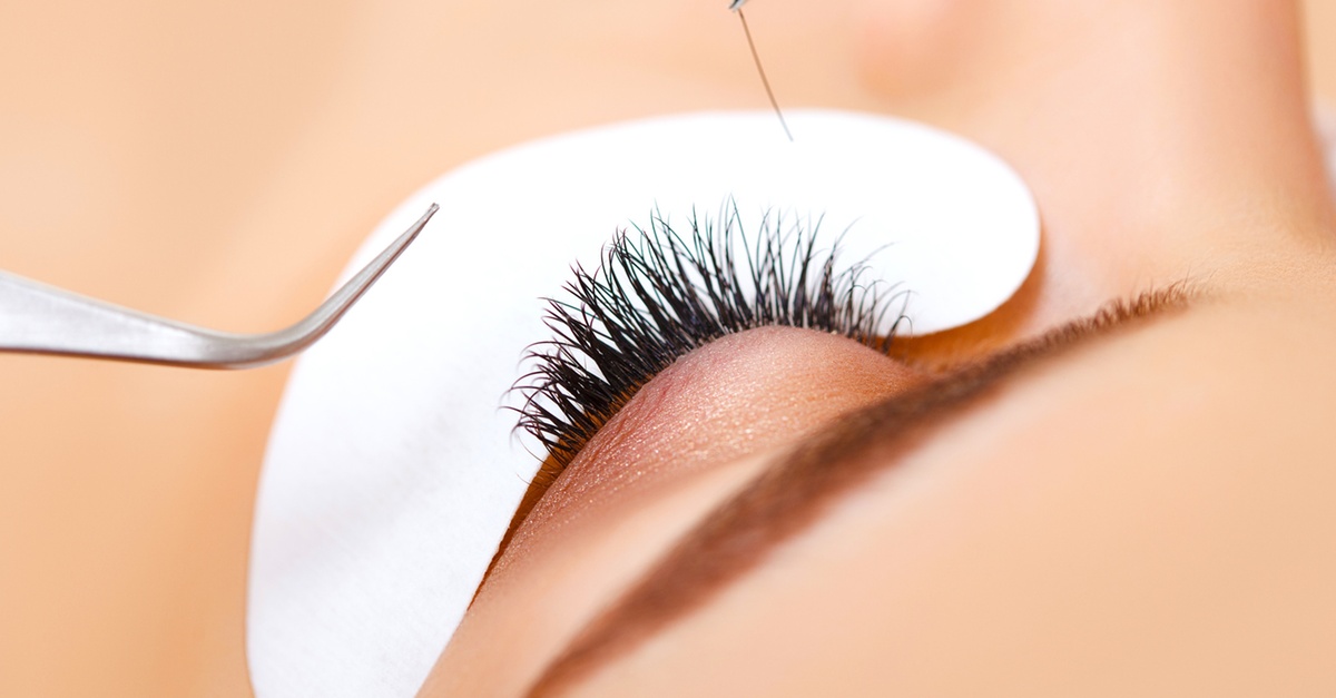 Extensiones de pestañas pelo a pelo para ambos ojos en Madrid