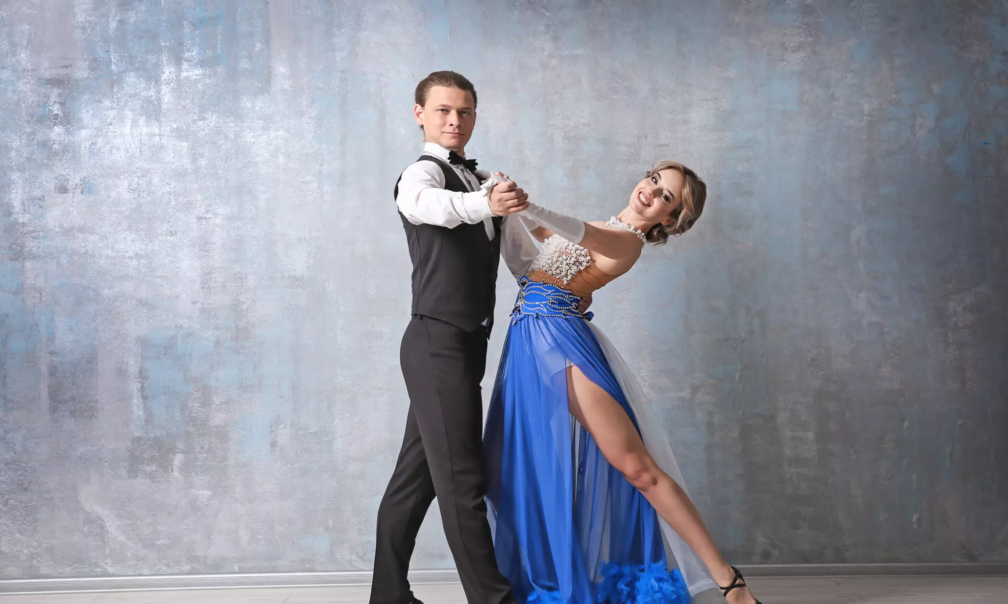 1, 2 or 3 Introductory 30-Min Private Dance Lessons at Todos Club(Up To 55% Off) - Primary Image